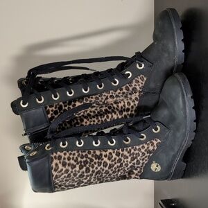 Timberland Leather Animal Print Cheetah Lace up boots Size 6 Women's